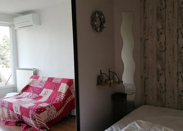 Circe - Nord-hopitaux-facultes Apartment